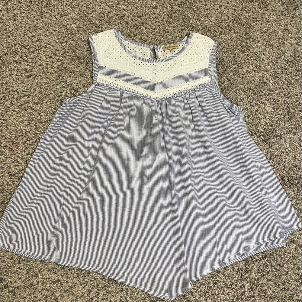 Democracy Blue and White Sleeveless eyelet Women’s cotton Blouse size XL